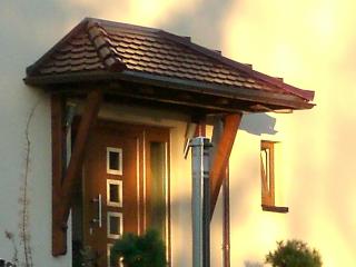 abgewalmtes Vordach (Burgst�dt)